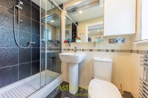 ensuite- click for photo gallery